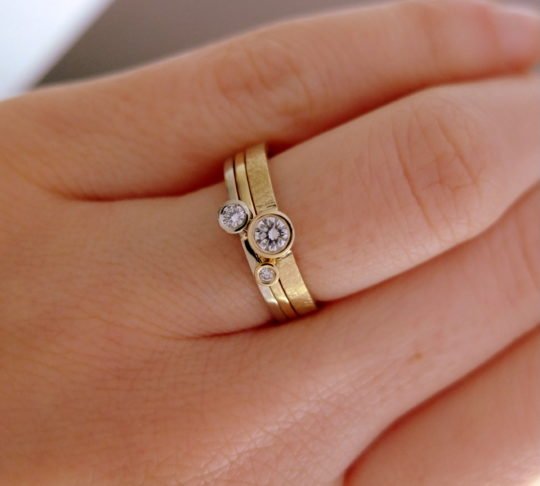 złoty pierścionek modułowy z brylantami