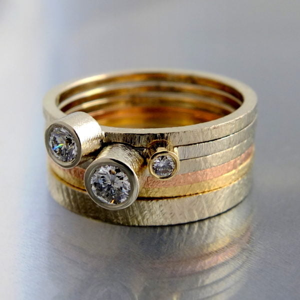 zestaw oryginalnych pierścionków z brylantami i obrączek