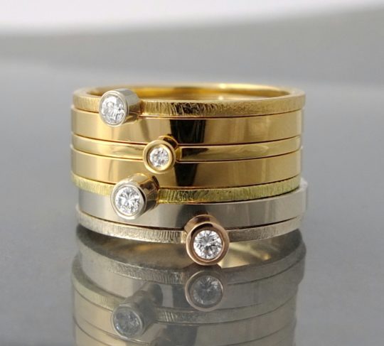 komplet złotych obrączek i pierścionków, białe i żółte złoto