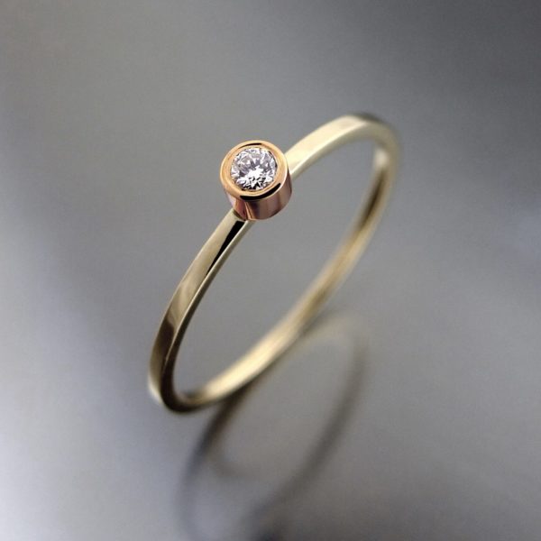 pierścionek ze złota z brylantem na zaręczyny