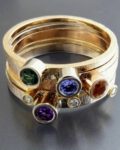 komplet złotych pierścionków, pierścionek modułowy z kolorowymi kamieniami szlachetnymi