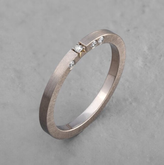 Bizoe satynowana obrączka pierścionek z białego złota z diamentami brylantami nowa kolekcja
